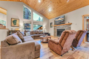 Kings Beach Retreat, Hot Tub, Walk to Beach